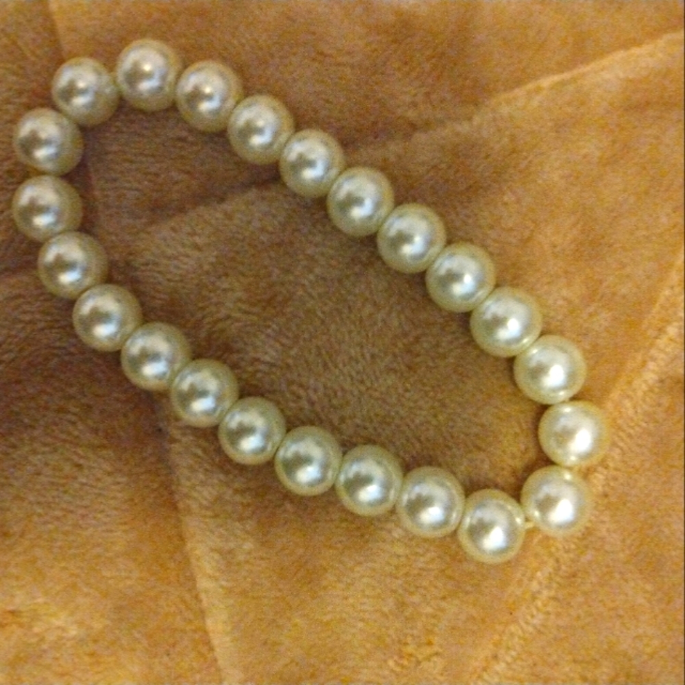 Vintage Pearl Bracelet